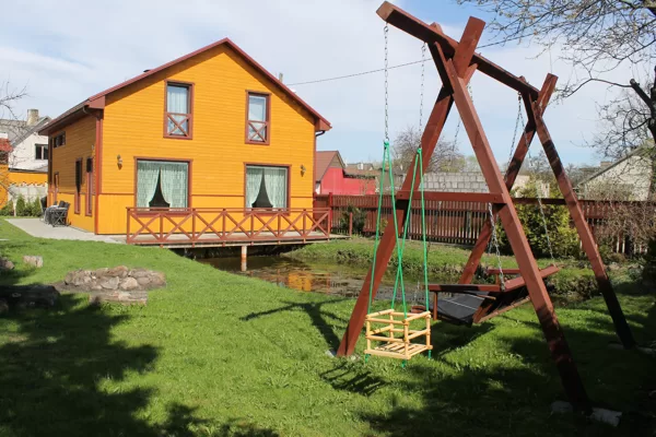 Viesu māja